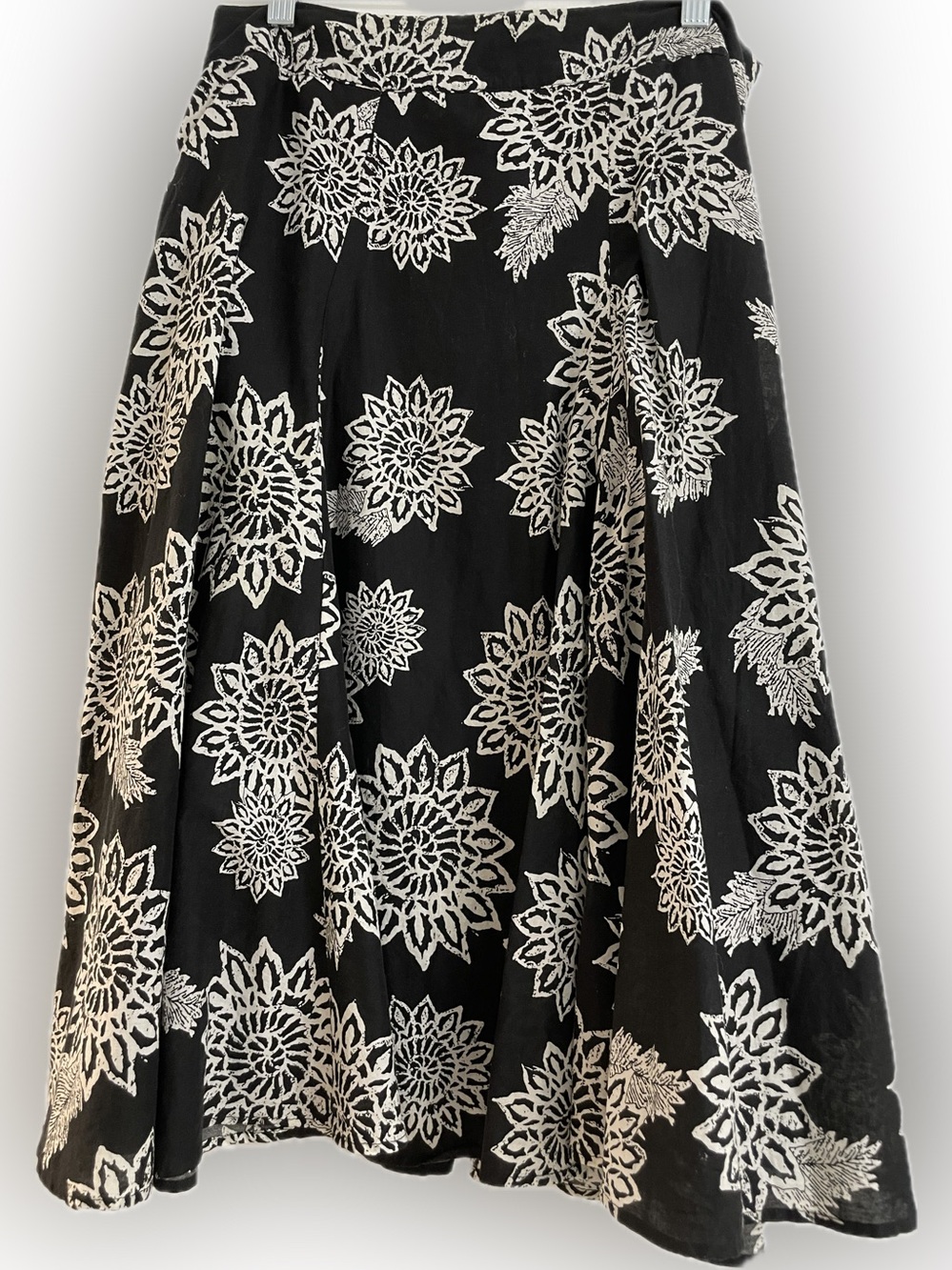 New York & Company Black and White Floral A-Line Skirt